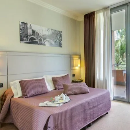 Ardeatina Park Hotel 4*