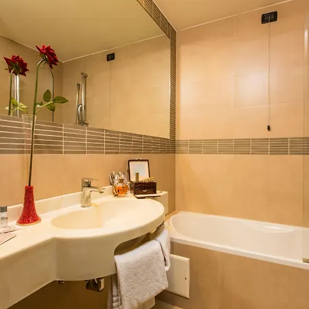 Ardeatina Park Hotell 4*