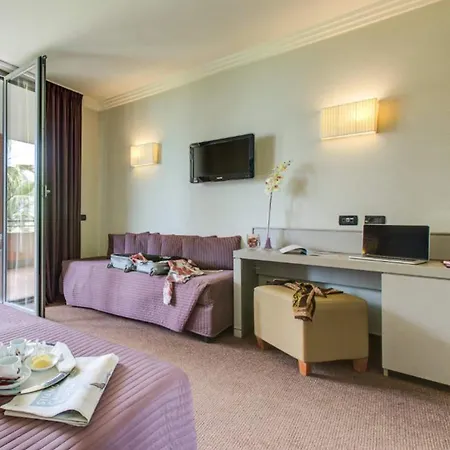 Hotel Ardeatina Park 4*