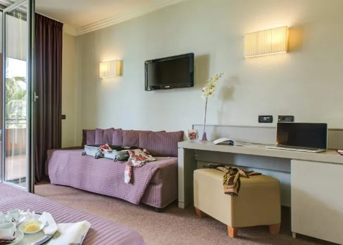 Hotel Ardeatina Park 4*